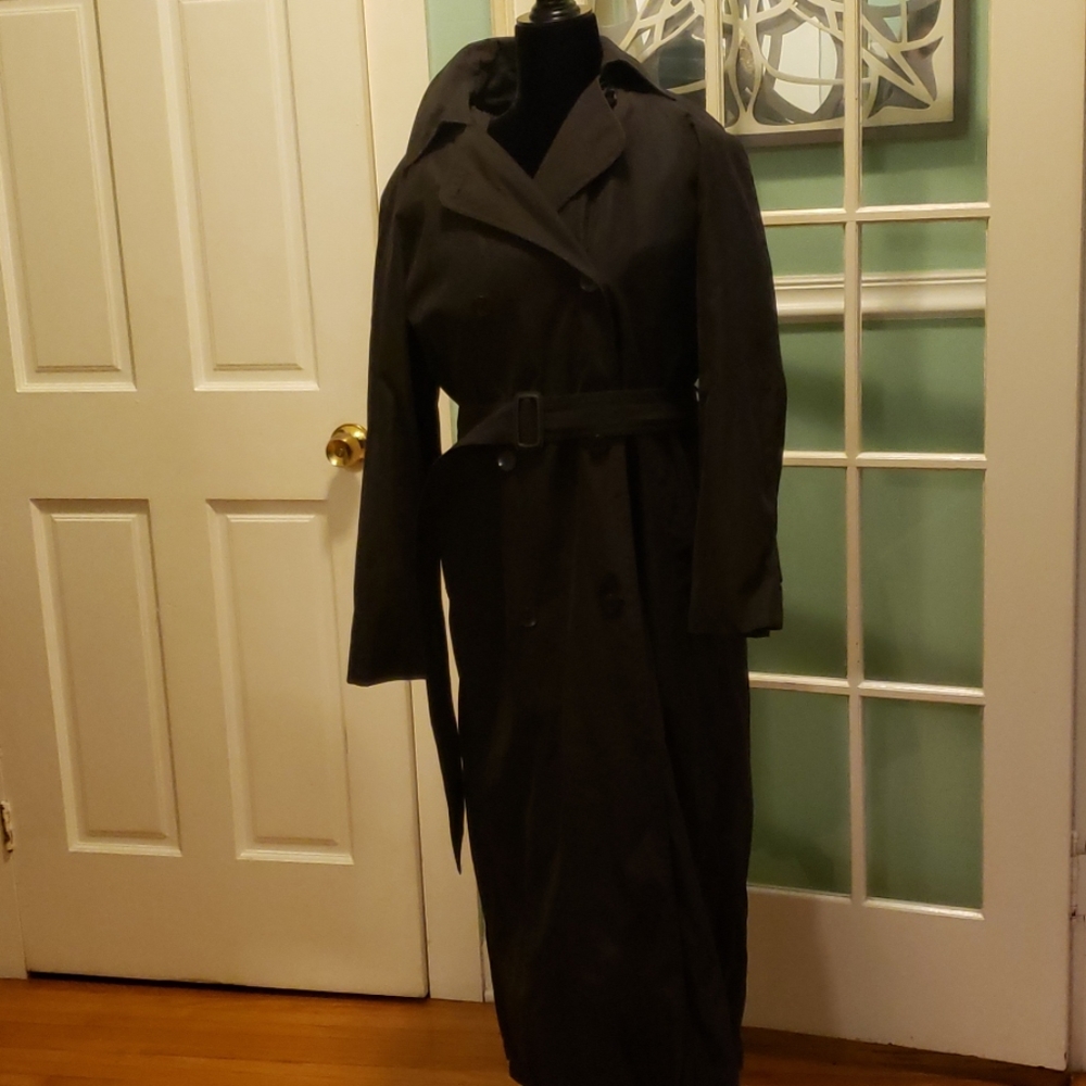 Size 6 Regular Limited Edition London Fog